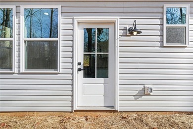 3-bedroom, 2-bath contemporary cottage offers a unique - photo 26
