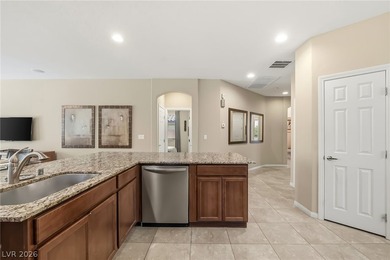 Exquisite Turnkey Retreat - Fully Furnished! This stunning - photo 8