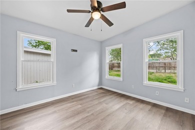 Welcome to 1506 Crosby in the growing city of Portland, TX! This - photo 9