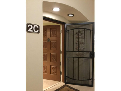 Beautiful 2 bedroom 2 bath unit in Longwood. Large screened wrap - photo 31