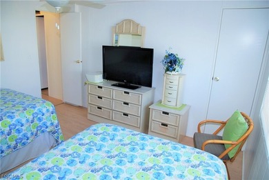 Updates galore in this turnkey retreat located in Six Lakes - photo 34
