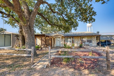 Lake LBJ Home For Sale in Kingsland Texas