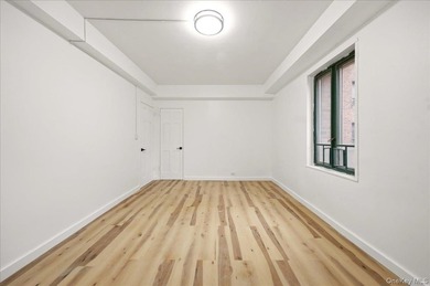 Welcome to this fully gut-renovated 1-bedroom condo in the heart - photo 7