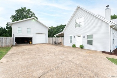 Beautifully updated 5 bedroom, 3.5 bath home with approx 3 - photo 5