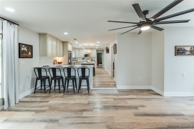 Beautifully updated 5 bedroom, 3.5 bath home with approx 3 - photo 6