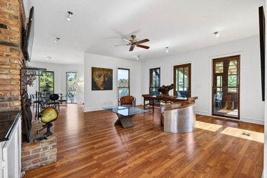 Paradise Awaits!! 3 bedroom, 2 1/2 -bathroom home nestled on 17 - photo 12