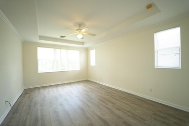 Lovely and spacious Townhome. First floor is all tile formal - photo 12