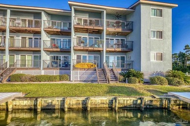 WATERFRONT PERFECTION - ONE OF A KIND! This exceptional 3 bed, 3 - photo 13