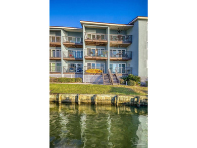 WATERFRONT PERFECTION - ONE OF A KIND! This exceptional 3 bed, 3 - photo 18