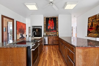 Paradise Awaits!! 3 bedroom, 2 1/2 -bathroom home nestled on 17 - photo 19