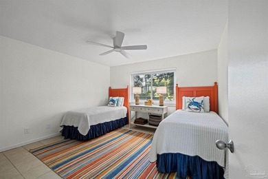 WATERFRONT PERFECTION - ONE OF A KIND! This exceptional 3 bed, 3 - photo 28