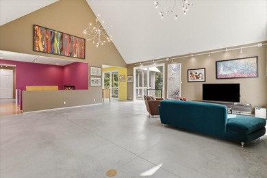 Very seldom does a property like this hit the market! Just 15 - photo 33