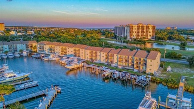WATERFRONT PERFECTION - ONE OF A KIND! This exceptional 3 bed, 3 - photo 46