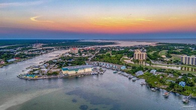 WATERFRONT PERFECTION - ONE OF A KIND! This exceptional 3 bed, 3 - photo 58