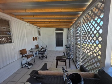Welcome to this beautiful, turnkey furnished double-wide - photo 4