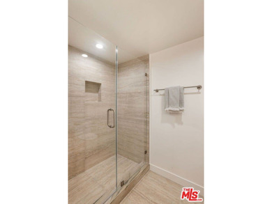 Beautifully remodeled 2-bedroom, 2.5-bath condominium at the - photo 22