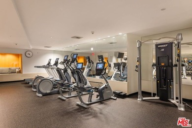 Beautifully remodeled 2-bedroom, 2.5-bath condominium at the - photo 30
