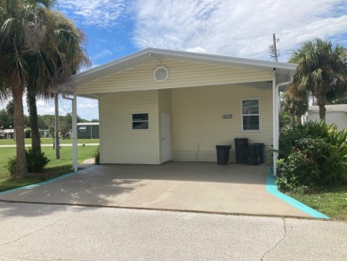 Lake Eustis Home For Sale in Grand Island Florida