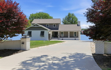 Experience Unparalleled Lakeside Luxury - photo 8