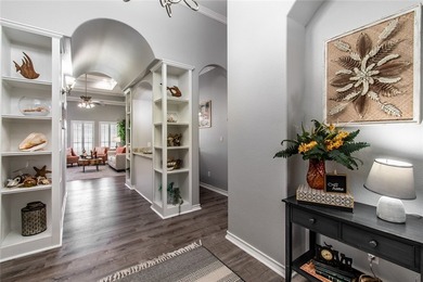 Beautiful stucco and stone home nestled in a quiet cul-de-sac - photo 4