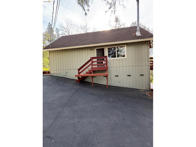 Tranquility awaits in this classic 2-bedroom 1 bath chalet - photo 41