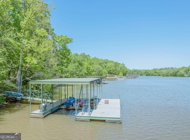 Lake Hartwell Home For Sale in Hartwell Georgia