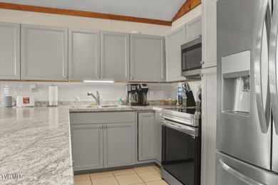 Welcome to lakefront living at its finest! This beautifully - photo 13