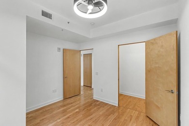 Welcome home to this beautifully updated 1-bedroom, 1-bath - photo 15