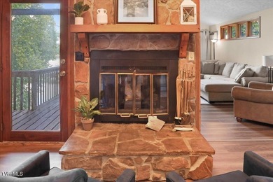 Welcome to lakefront living at its finest! This beautifully - photo 17