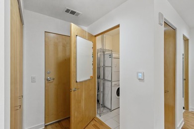 Welcome home to this beautifully updated 1-bedroom, 1-bath - photo 18