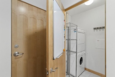 Welcome home to this beautifully updated 1-bedroom, 1-bath - photo 19