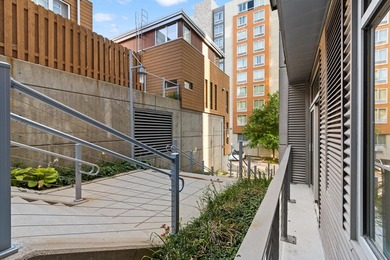 Welcome home to this beautifully updated 1-bedroom, 1-bath - photo 21