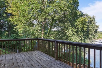 Welcome to lakefront living at its finest! This beautifully - photo 21
