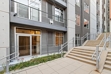 Welcome home to this beautifully updated 1-bedroom, 1-bath - photo 22