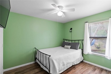 BACK ON MARKET, no fault of seller! Spacious 4-bedroom, 2-bath - photo 9