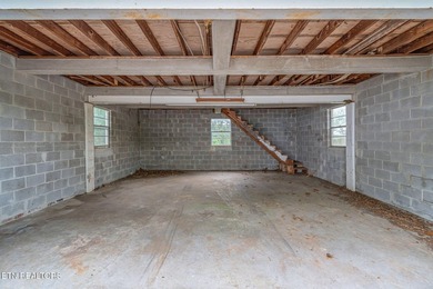 Charming home full of timeless character, built in an era when - photo 12