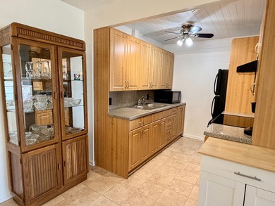 Discover easy Florida living in this beautifully maintained - photo 12