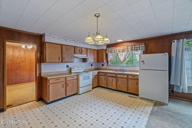 Charming home full of timeless character, built in an era when - photo 23