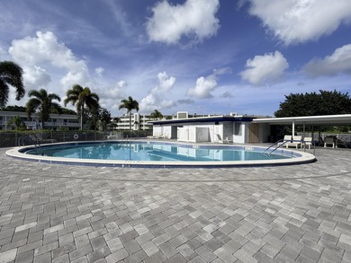 Discover easy Florida living in this beautifully maintained - photo 32