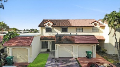 (private lake, pond, coastal) Townhome/Townhouse For Sale in Hialeah Florida