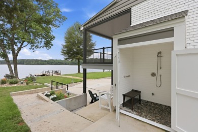 Experience Unparalleled Lakeside Luxury - photo 5