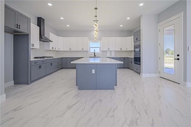 New custom home on a quiet cul-de-sac across from Copano Bay! - photo 8