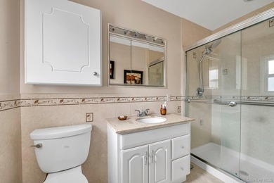 Fabulous 3 Bed, 3 Bath Raised Ranch In Great Neck Estates! A - photo 13