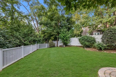 Fabulous 3 Bed, 3 Bath Raised Ranch In Great Neck Estates! A - photo 20