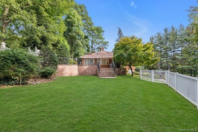 Fabulous 3 Bed, 3 Bath Raised Ranch In Great Neck Estates! A - photo 21