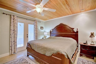 This recently remodeled and beautifully appointed canal front - photo 16