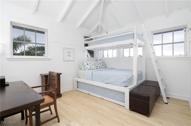 Discover a beautifully elevated island retreat in the exclusive - photo 21