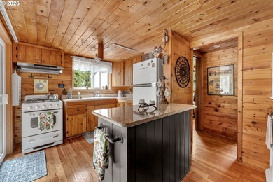 Experience off grid living with this spectacular 1,068 sqft, 3 - photo 11