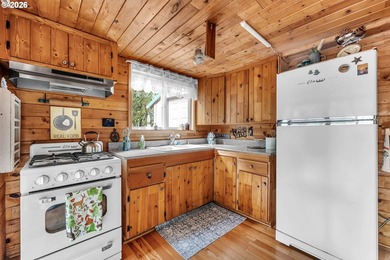 Experience off grid living with this spectacular 1,068 sqft, 3 - photo 12