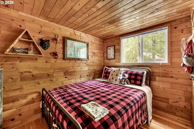 Experience off grid living with this spectacular 1,068 sqft, 3 - photo 16